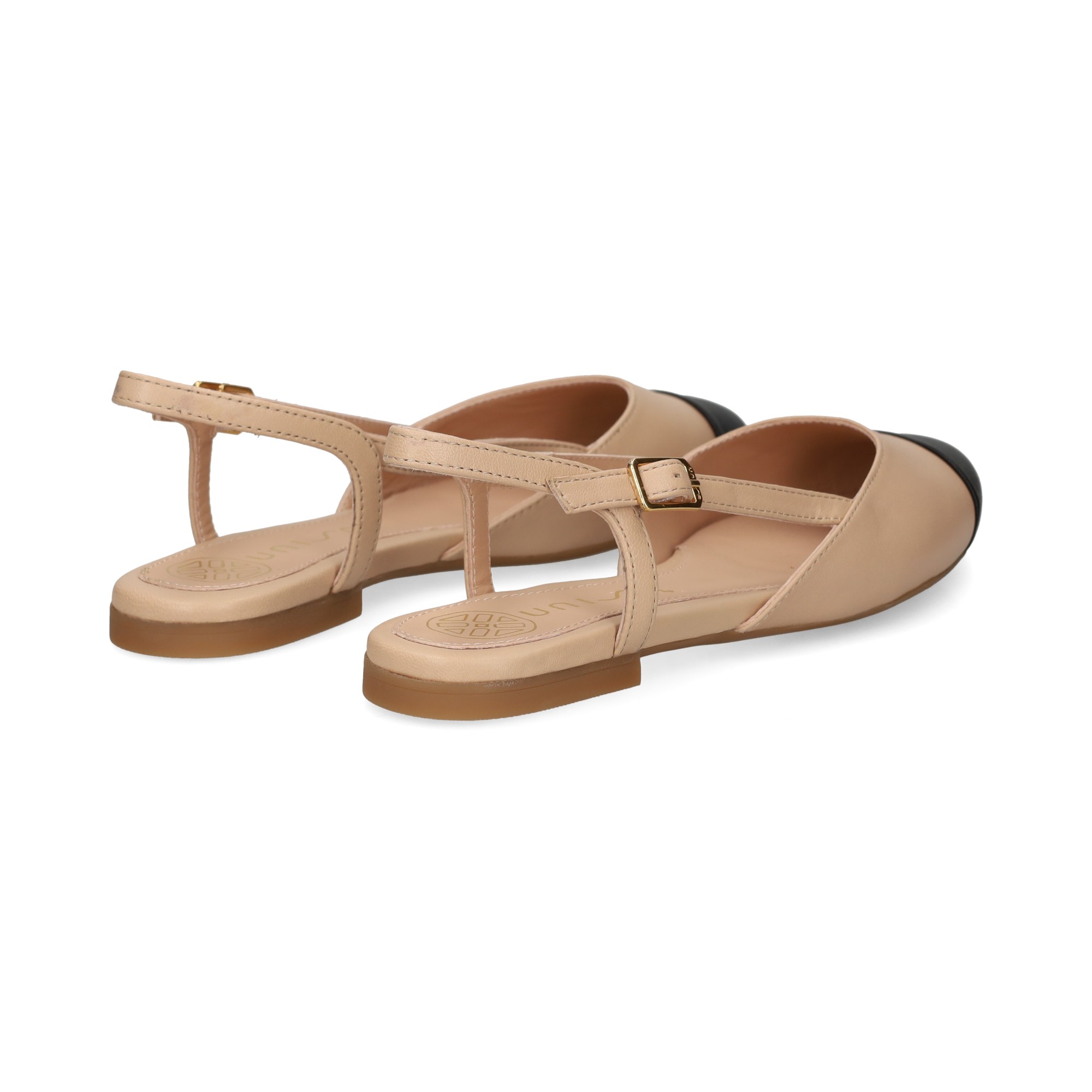 punta-negro-s-talon-piel-beige