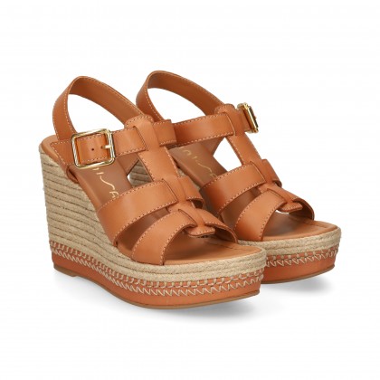 SANDALIA PLATAFORMA BEBE PIEL CUERO Canela