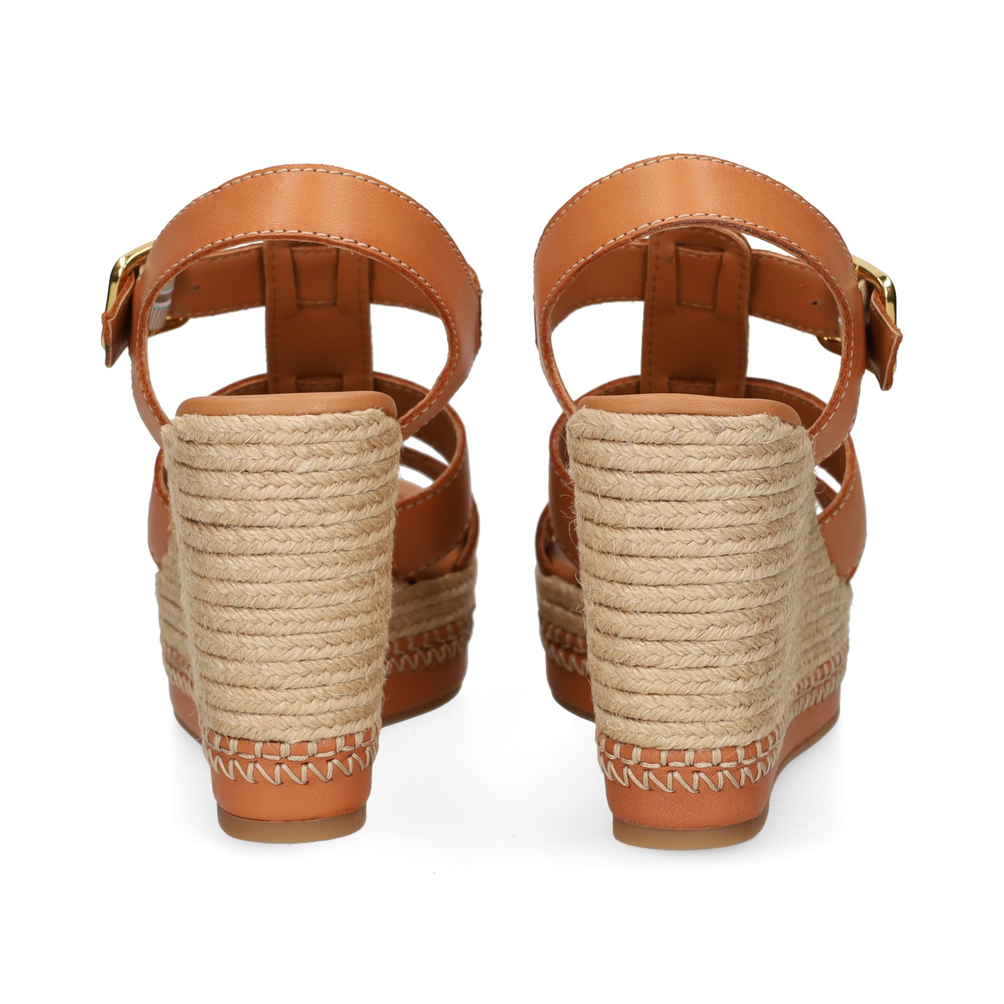 sandalia-plataforma-bebe-piel-cuero