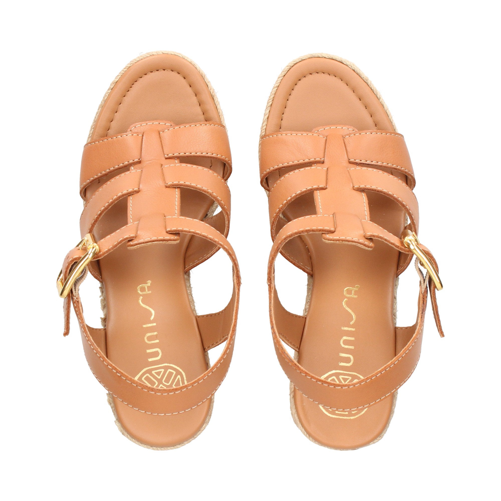 sandalia-plataforma-bebe-piel-cuero