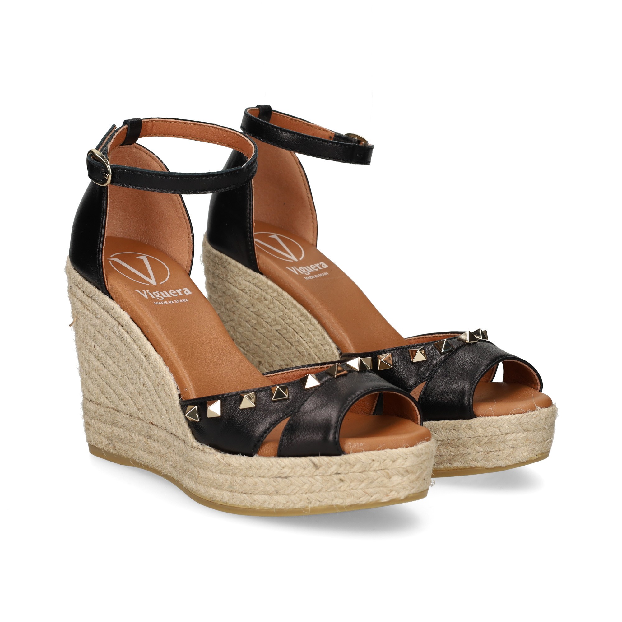sandalia-tachas-piel-negro