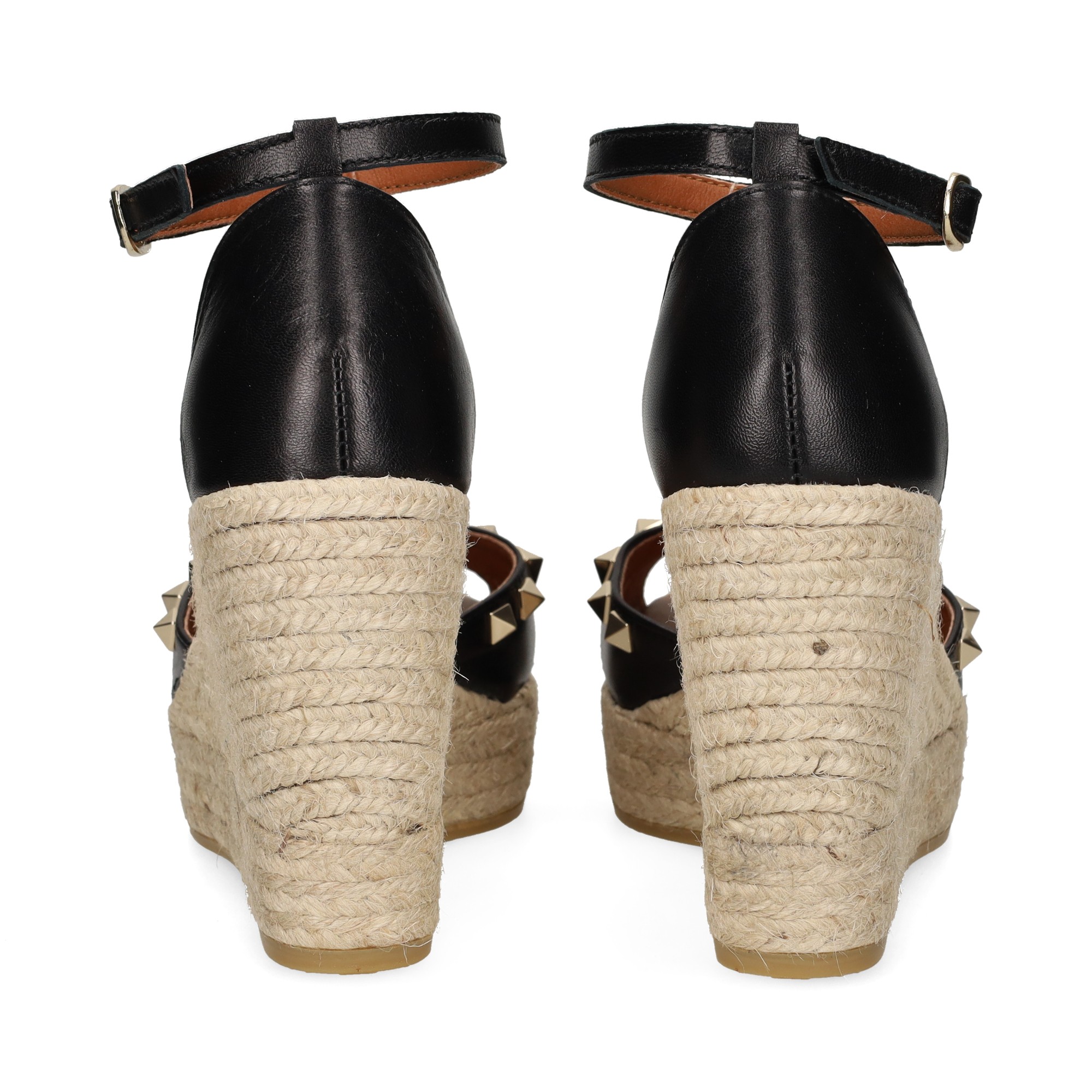 sandalia-tachas-piel-negro