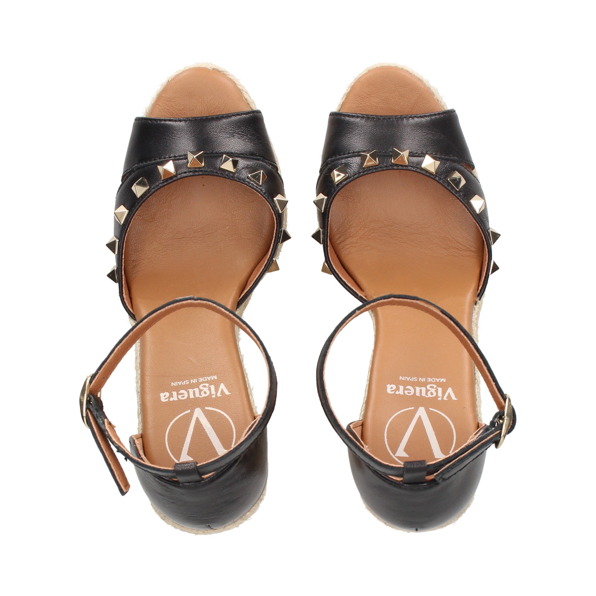 sandalia-tachas-piel-negro