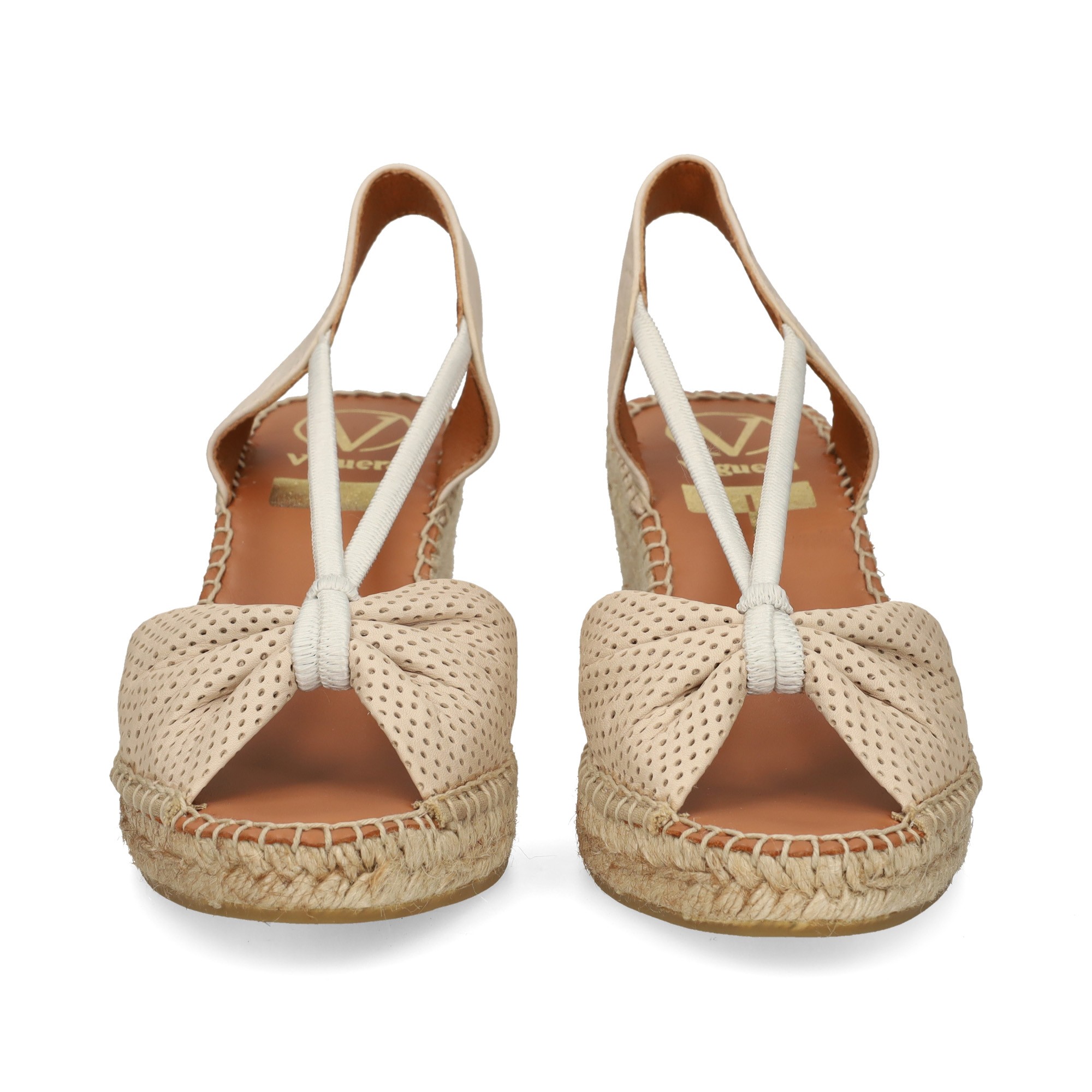 sandalia-piel-perforada-beige