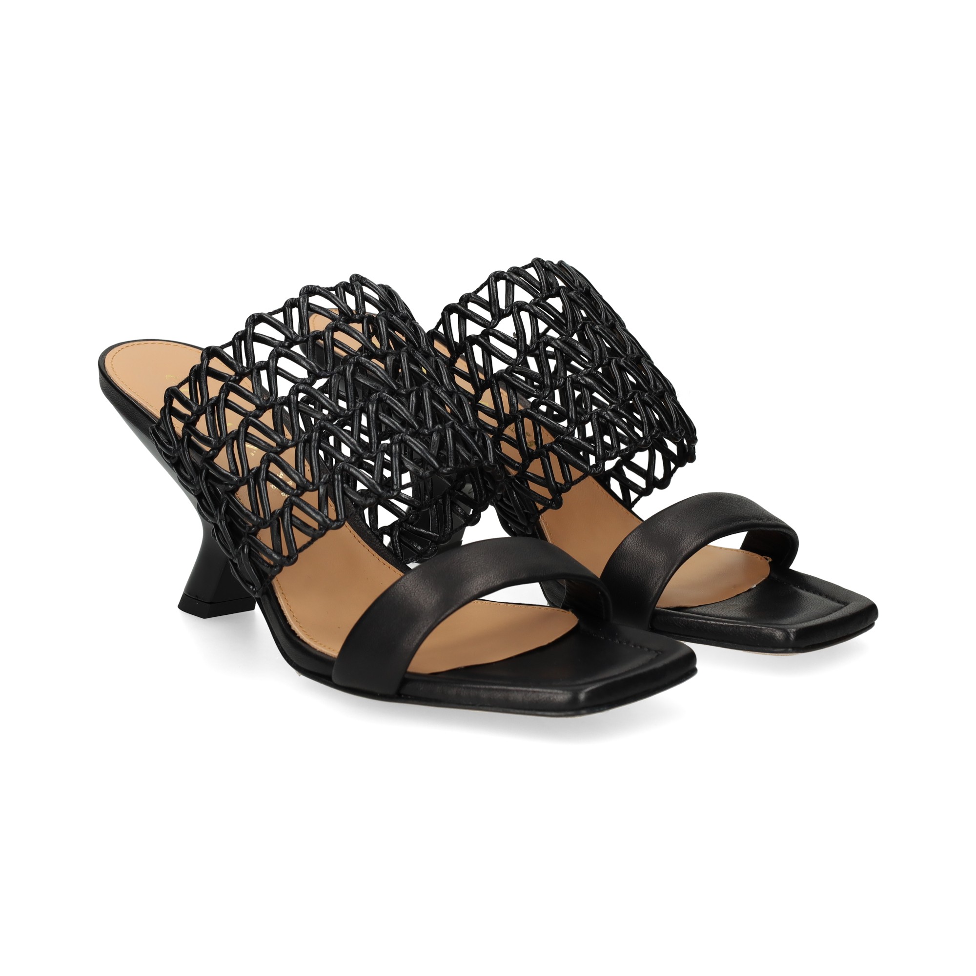 pala-2-tiras-1-enrejada-piel-negro