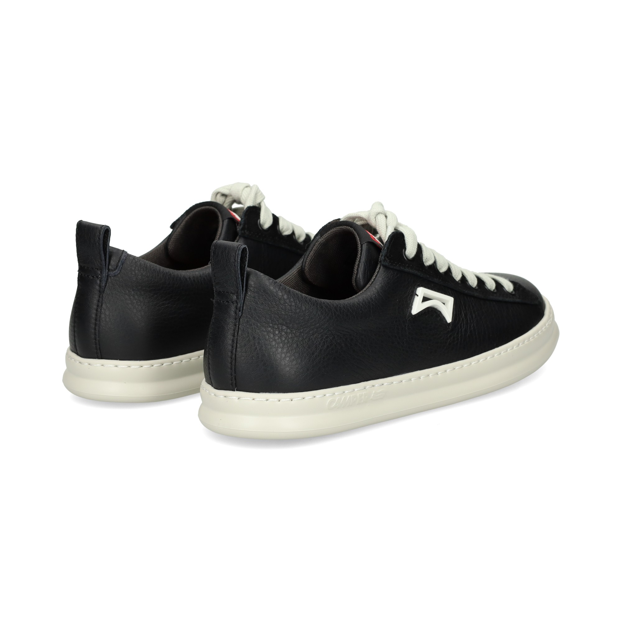 deportivo-piel-negro