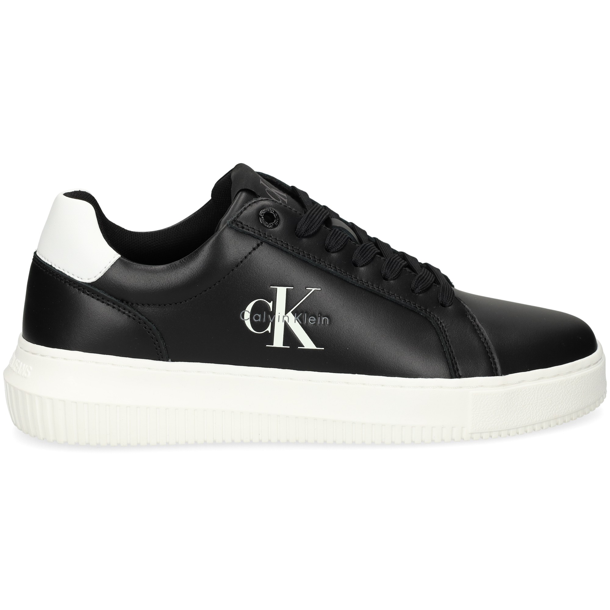 talon-blanco-deportivo-piel-negro