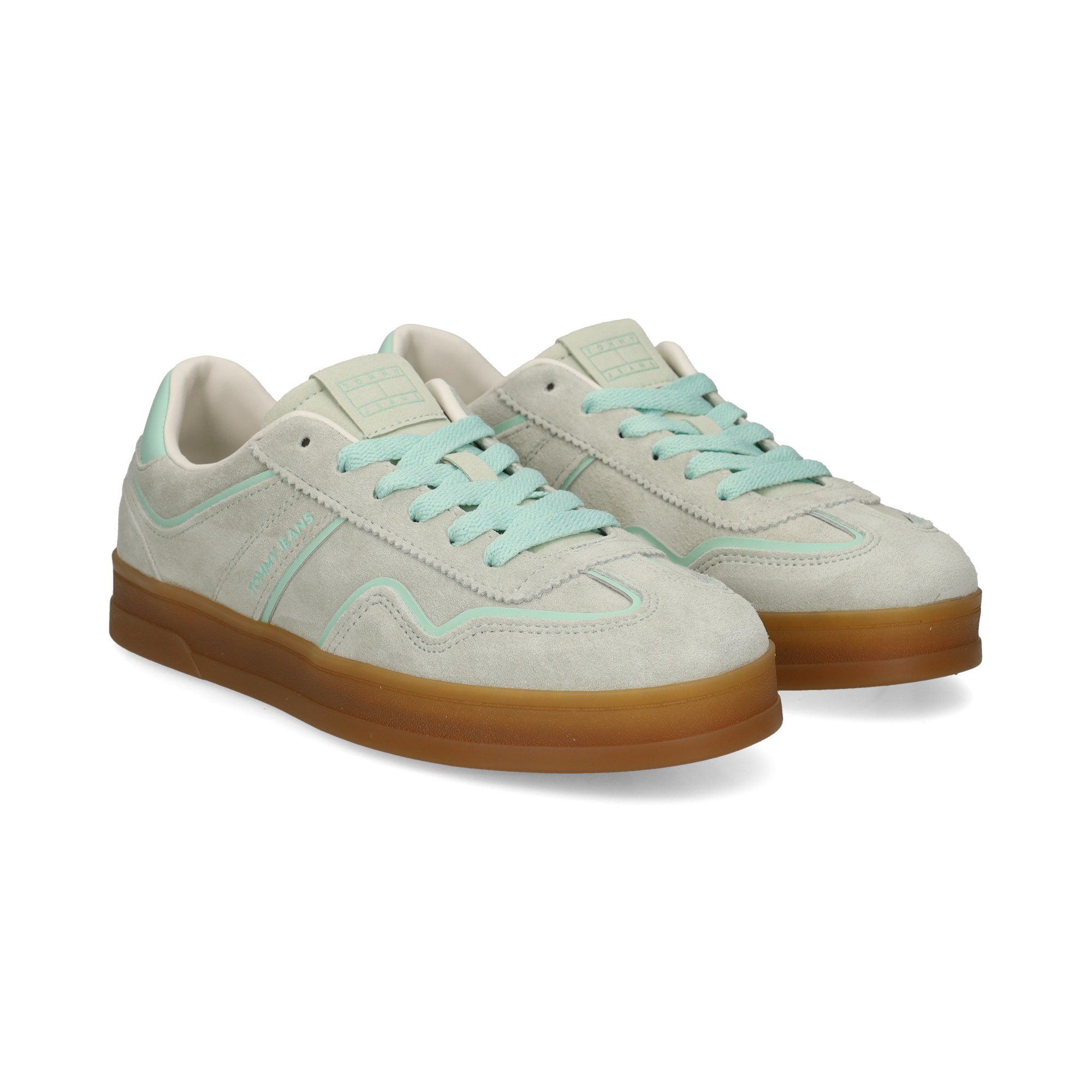 vivo-verde-deportivo-ante-beige