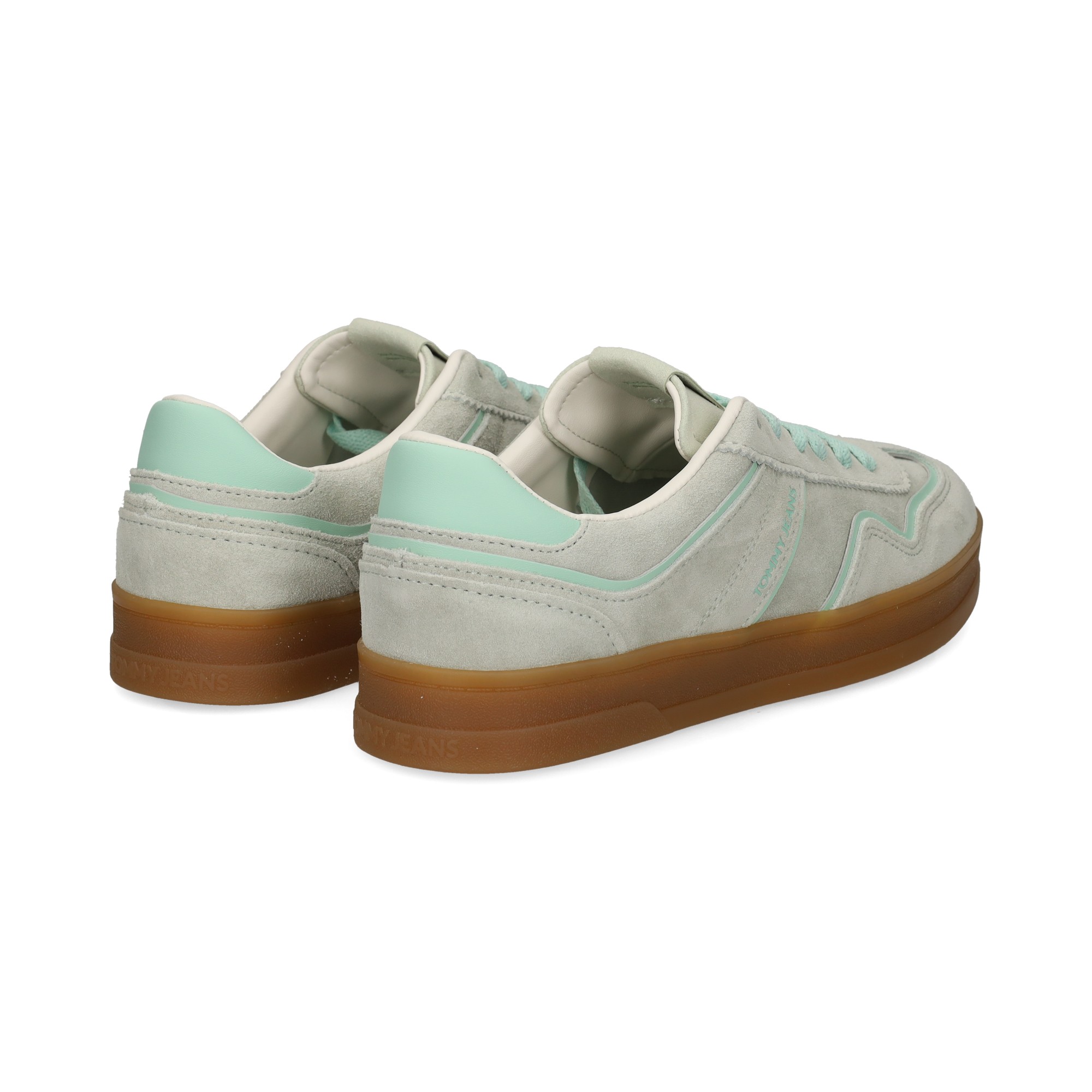 vivo-verde-deportivo-ante-beige