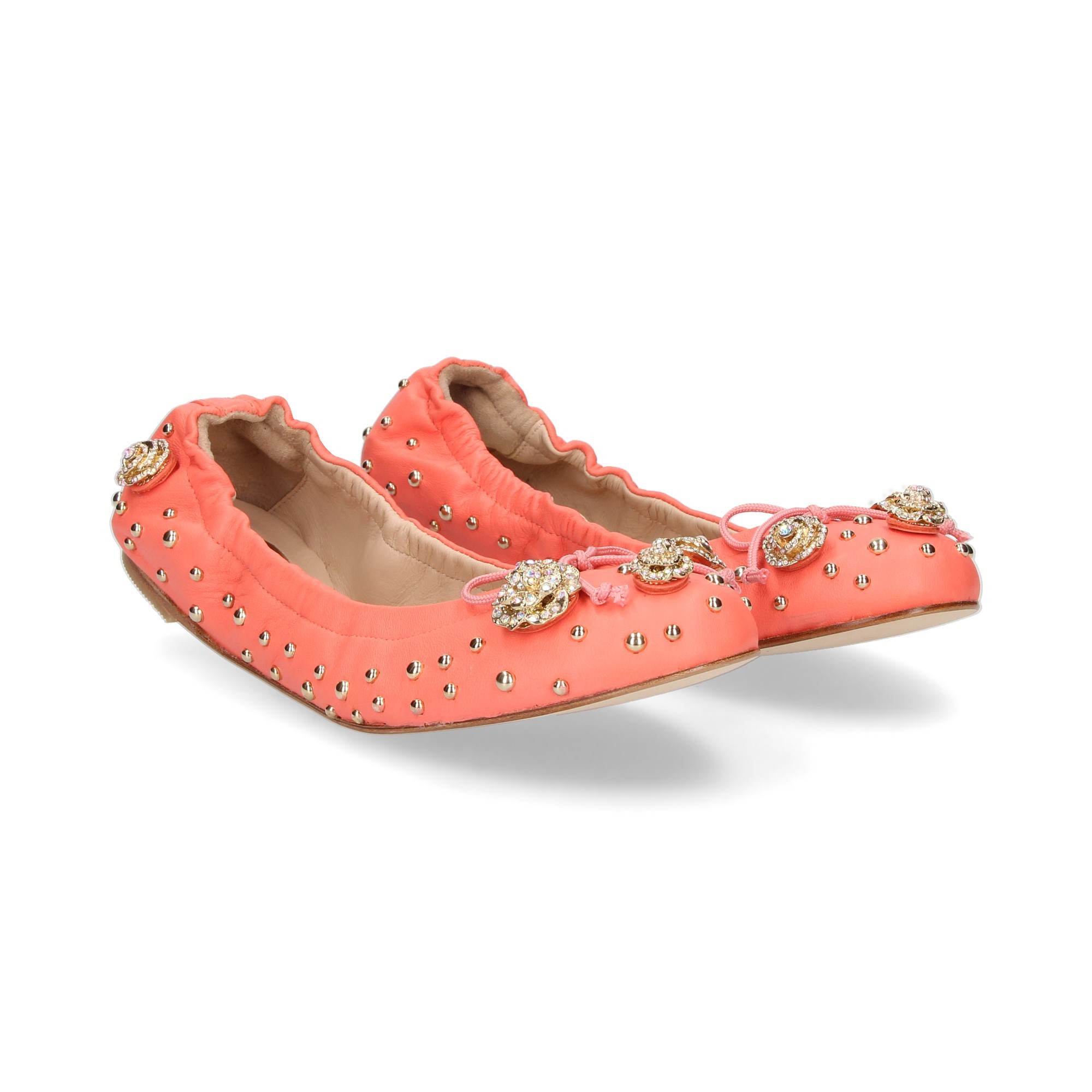 bailarina-tachuelas-lazo-piel-coral