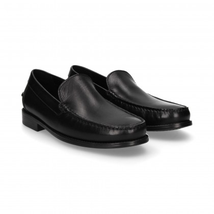 SMOOTH BLACK LEATHER MOCCASIN