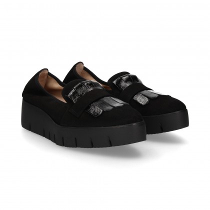 MOCCASIN SUEDE BLACK PATENT LEATHER
