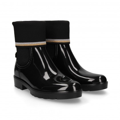 BLACK PVC BACK BOOT