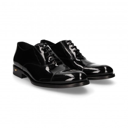 ENGLISH CORDONED OFF BLACK PATENT LEATHER