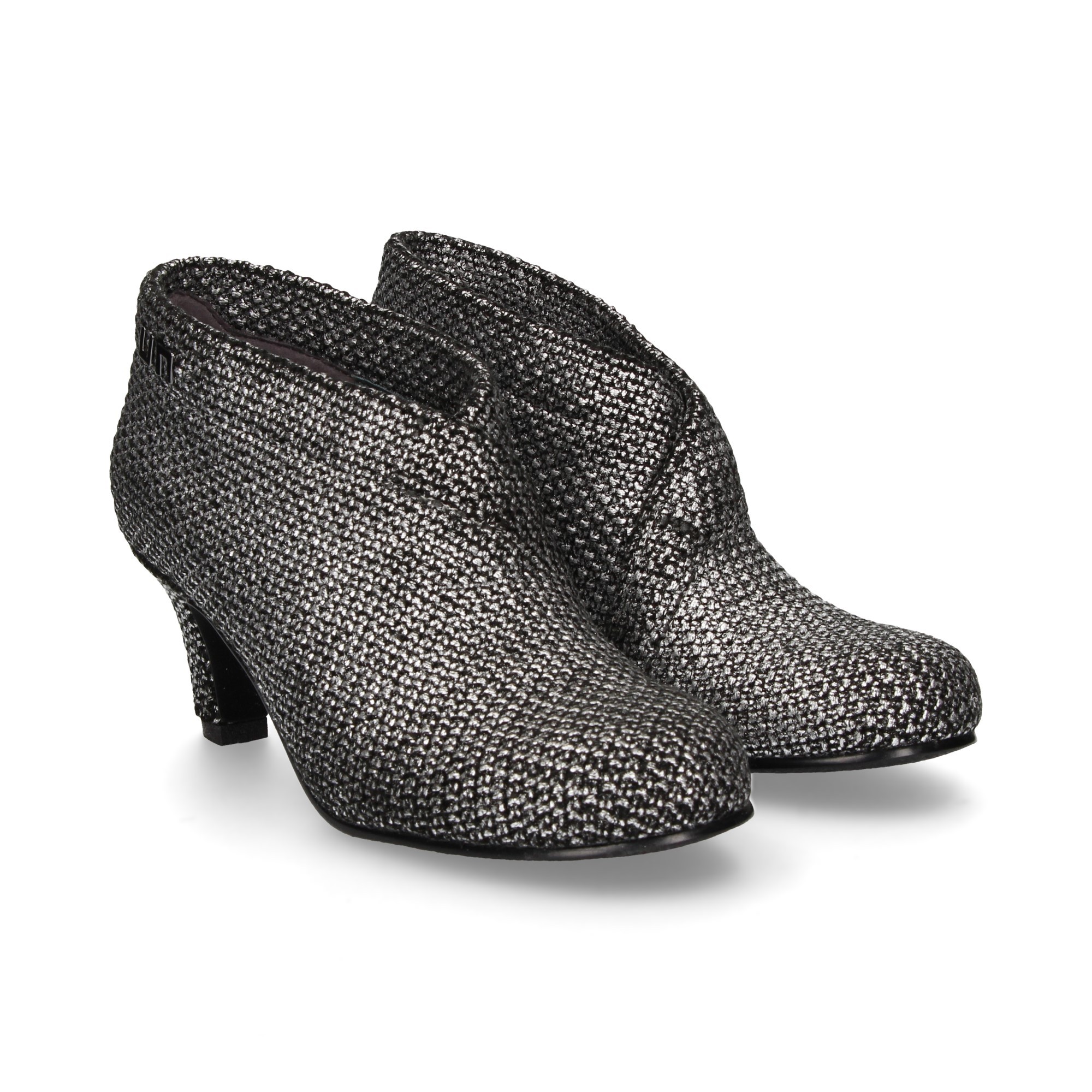 botin-tacon-textil-blanco-negro