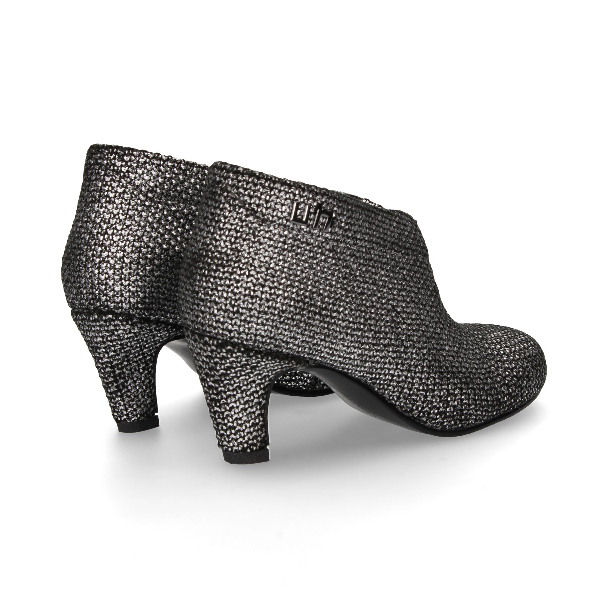 botin-tacon-textil-blanco-negro