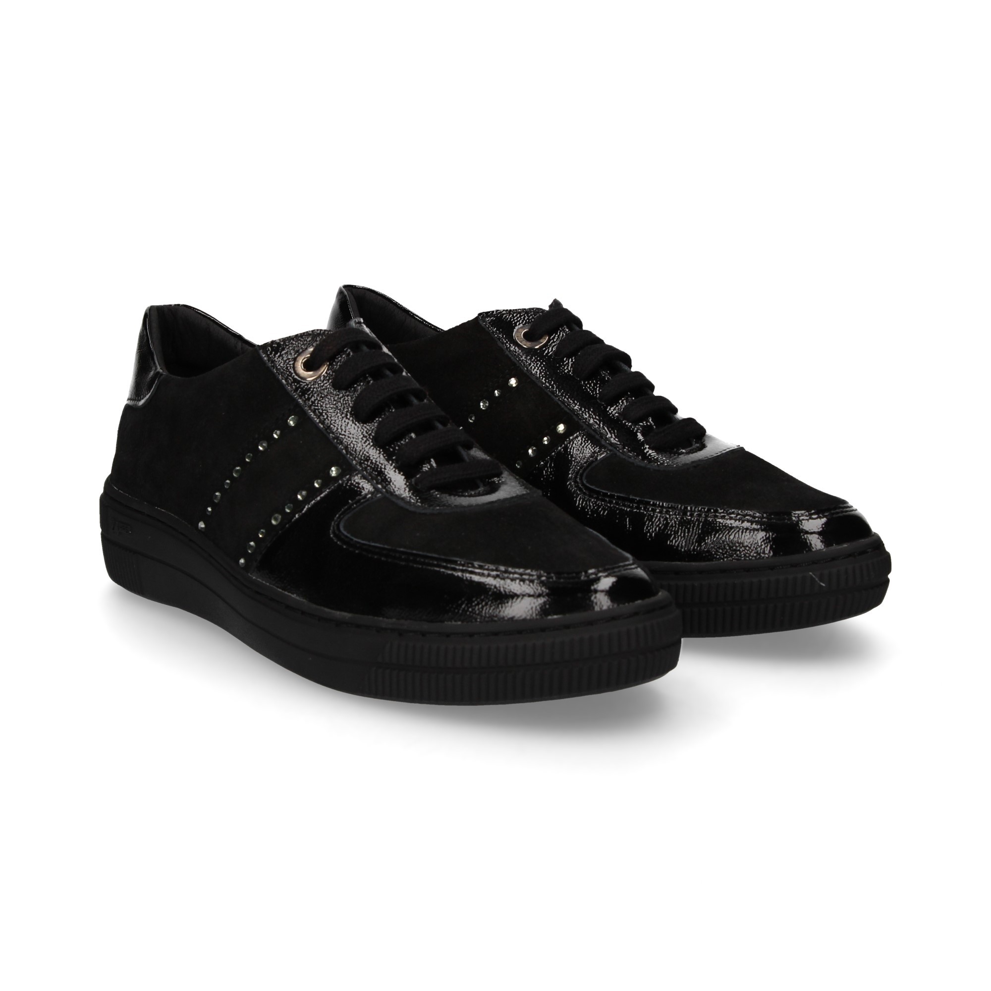 sporty-patent-leather-black-strass-front