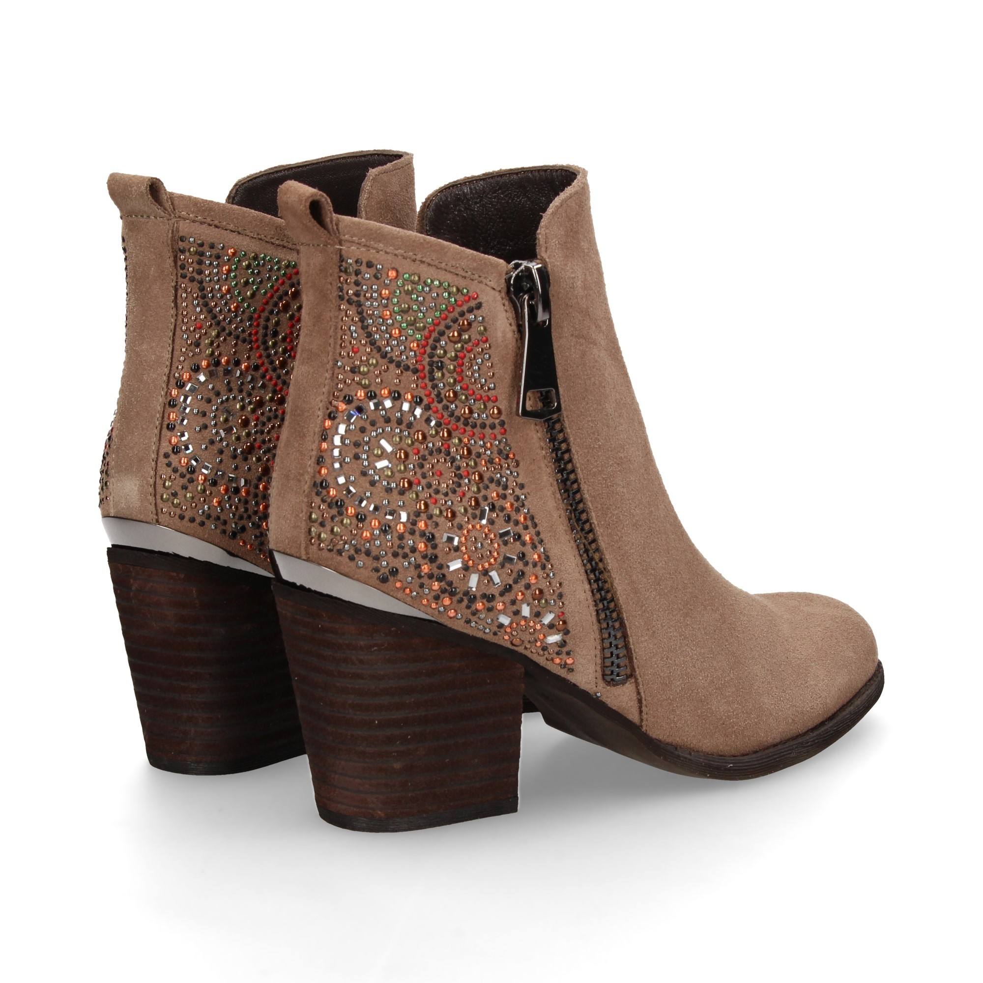 fantasy-bootie-tacks-absatz-vor-taupe