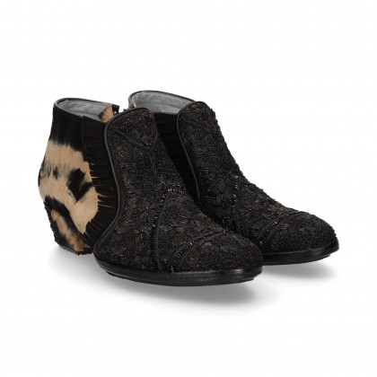 BOOTS BEADS INSTEP SUEDE SPOTTED BLACK
