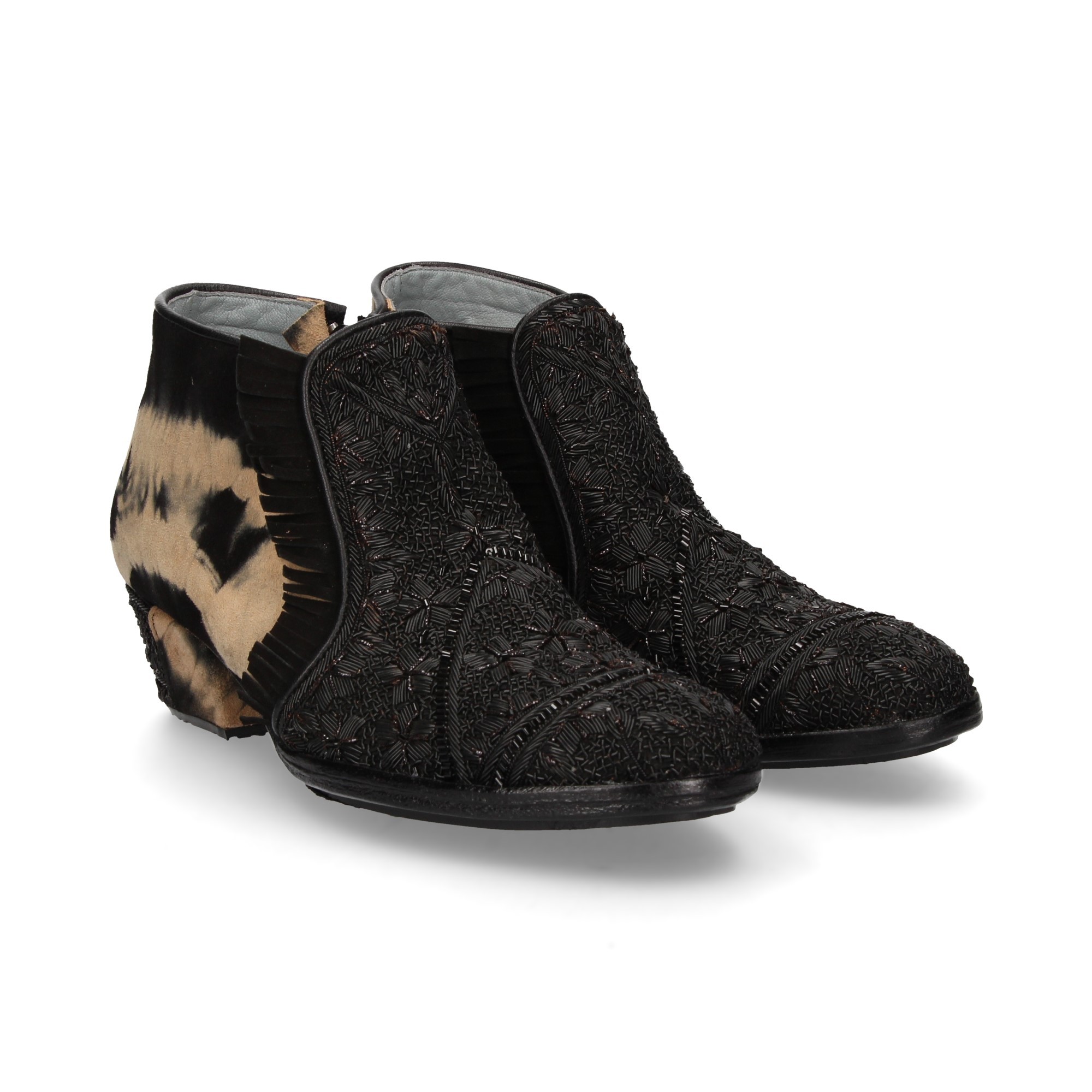 bottes-perles-de-cou-de-pied-en-daim-mouchete-noir