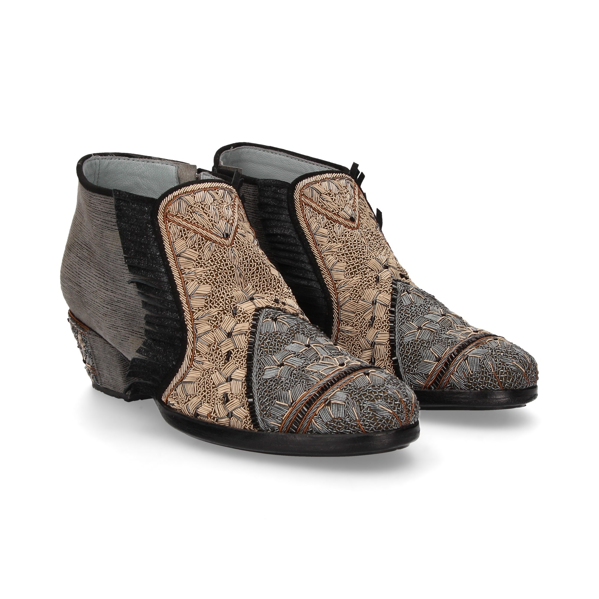 botin-cuentas-punta-ante-manchado-gris