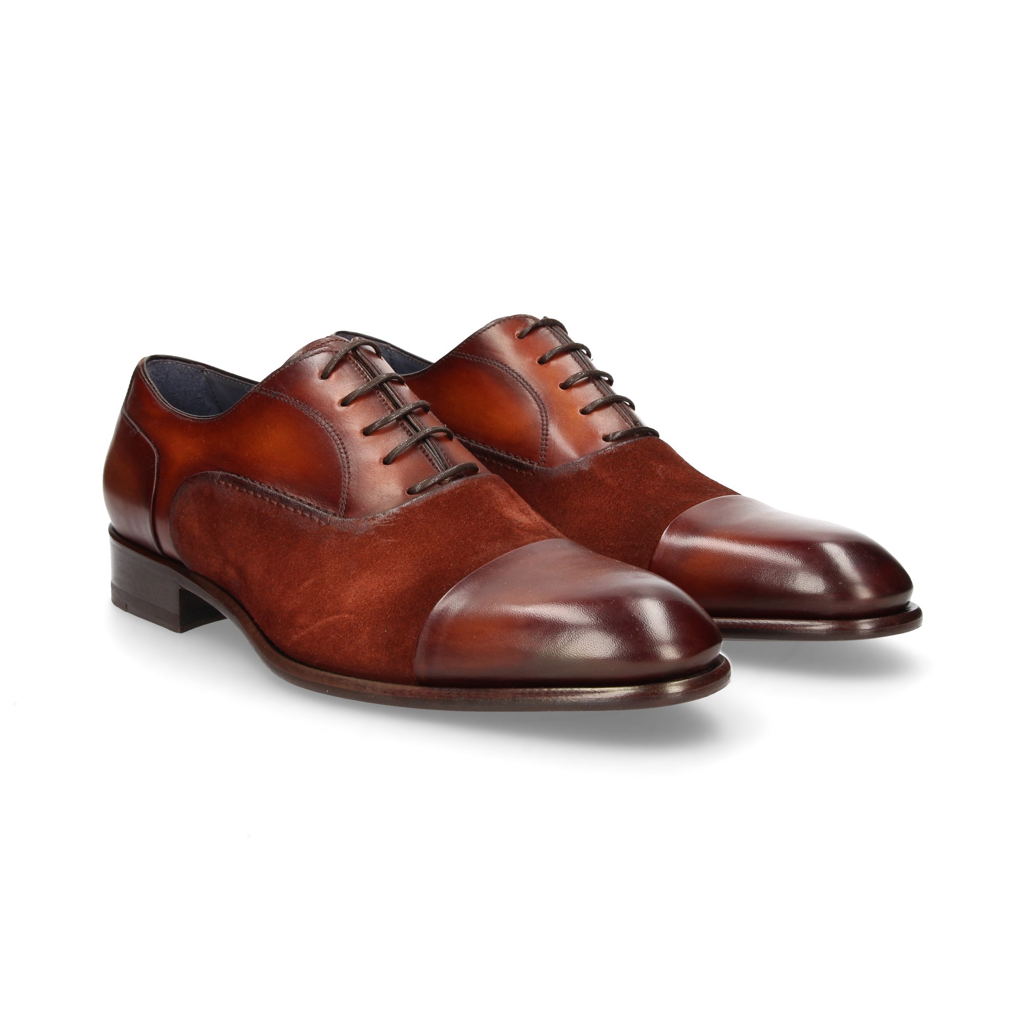 Shoes outlet and piel