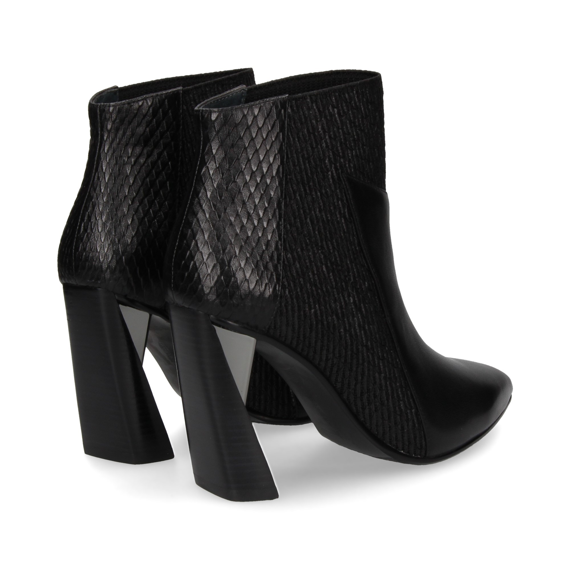 botin-tacon-elastico-piel-negro