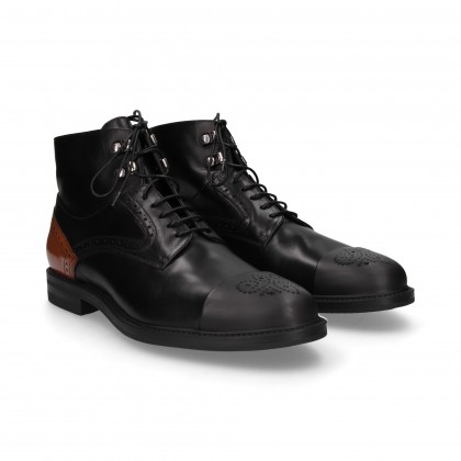 LACED BOOT WITH LACE AND BLACK CHOPPED TOECAP