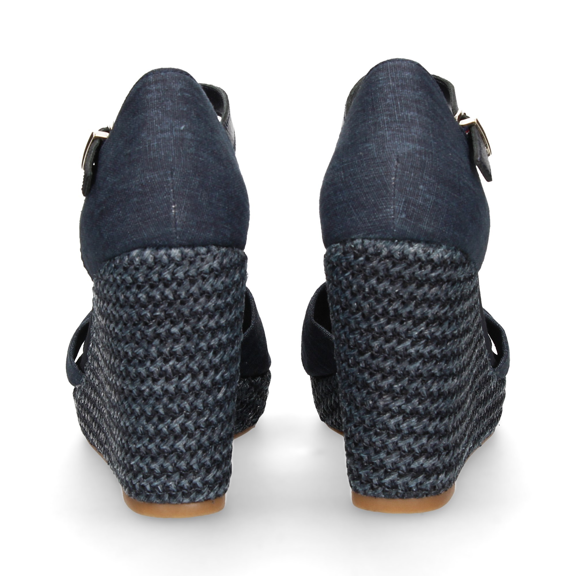 blue-textile-knot-sandal