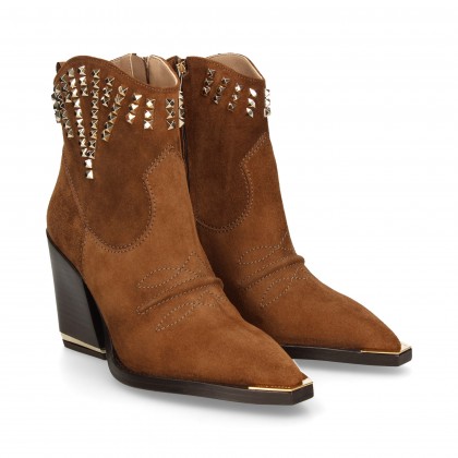 BOTIN COWBOY STUDS IN LEATHER