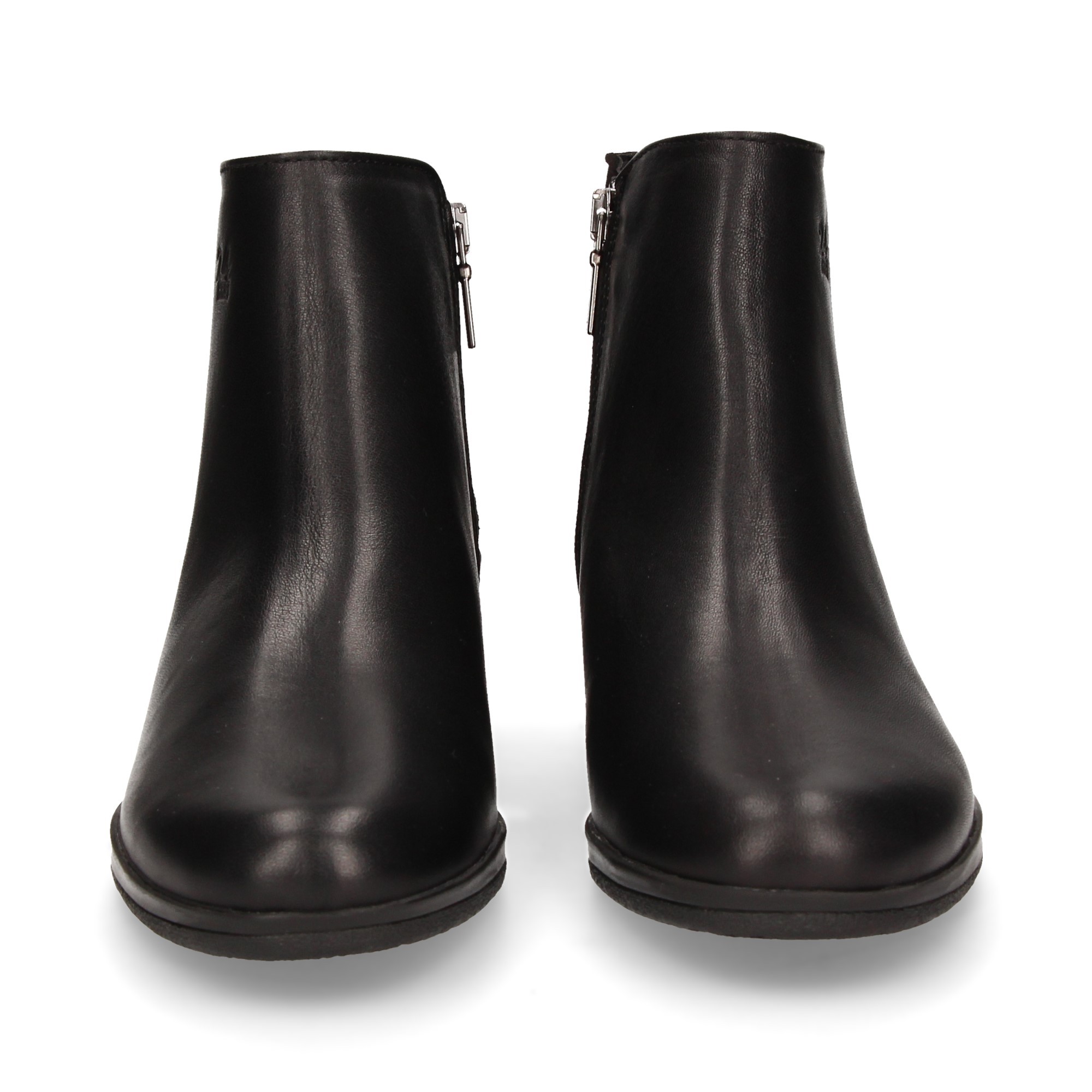 botin-tachas-talon-piel-negro