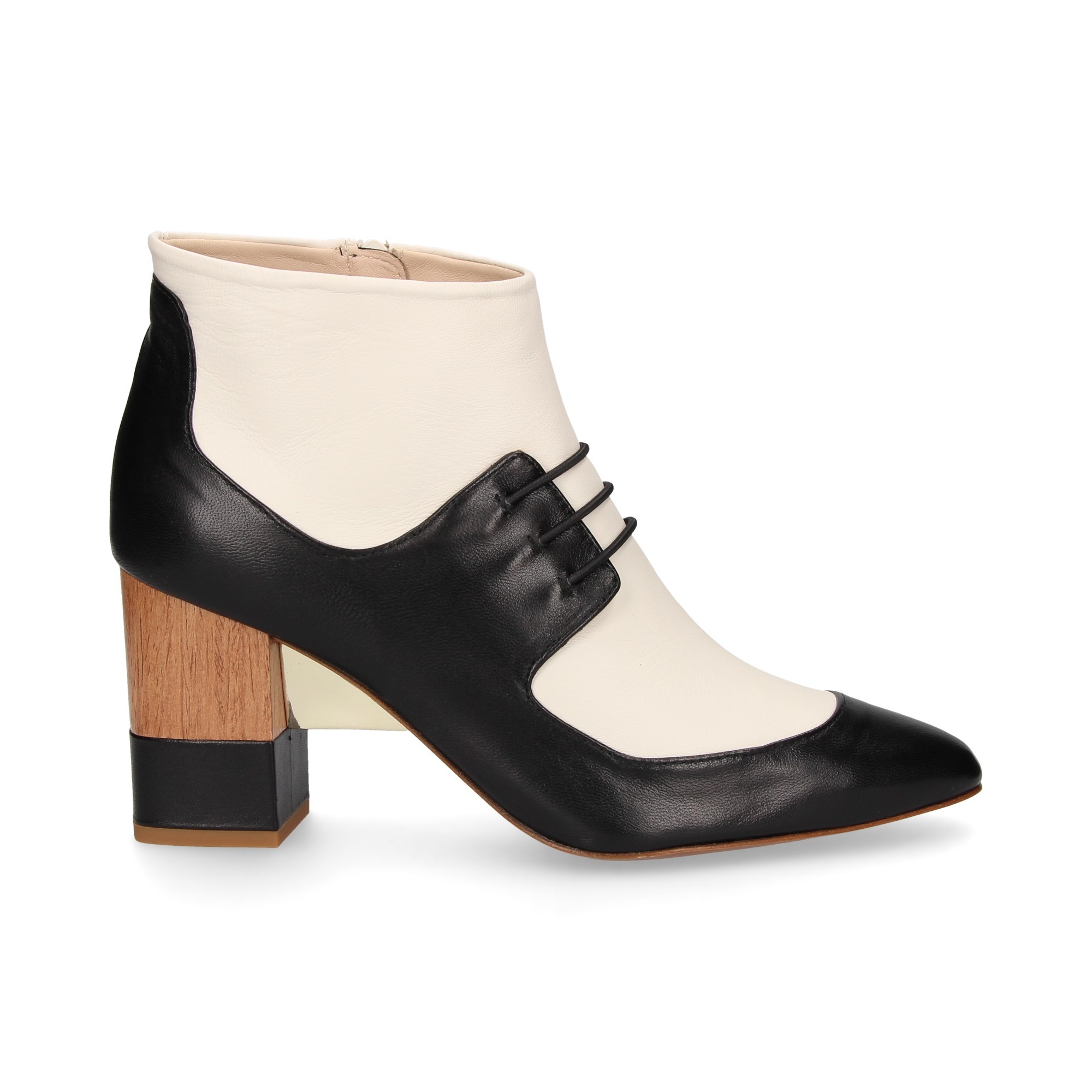 botin-cordon-negro-blanco