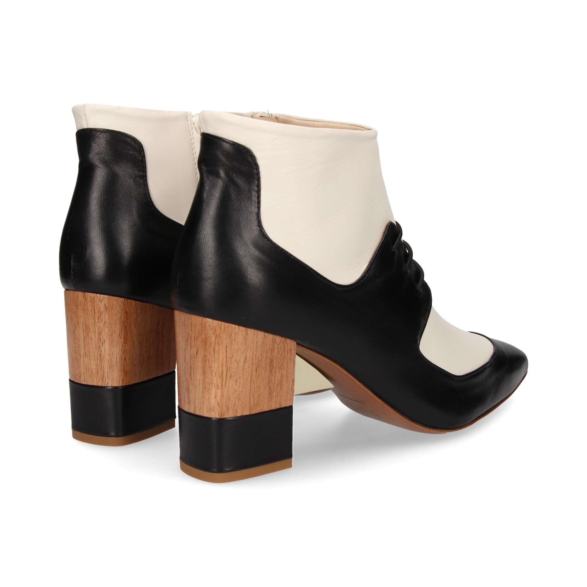 botin-cordon-negro-blanco