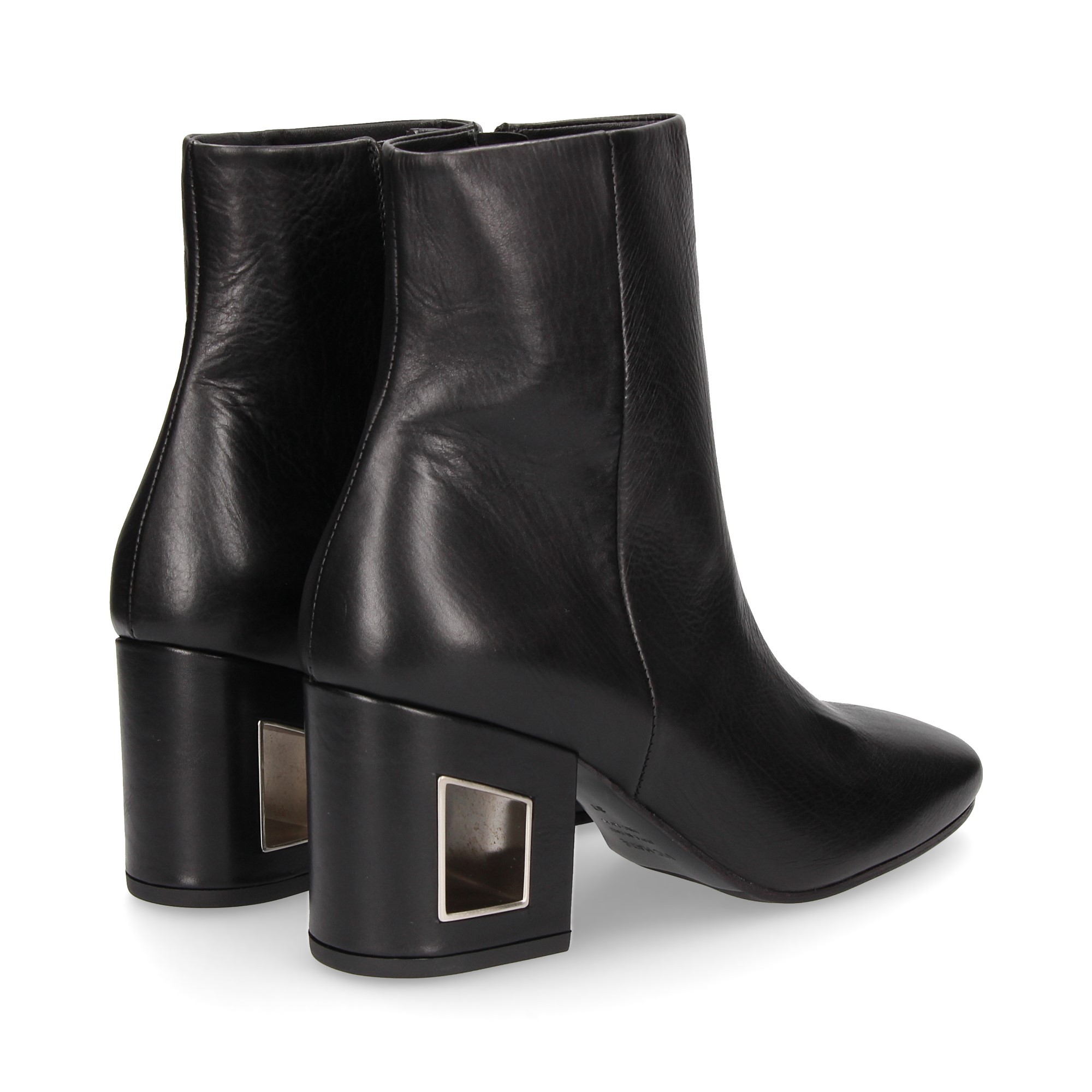 botin-tacon-hueco-piel-negro