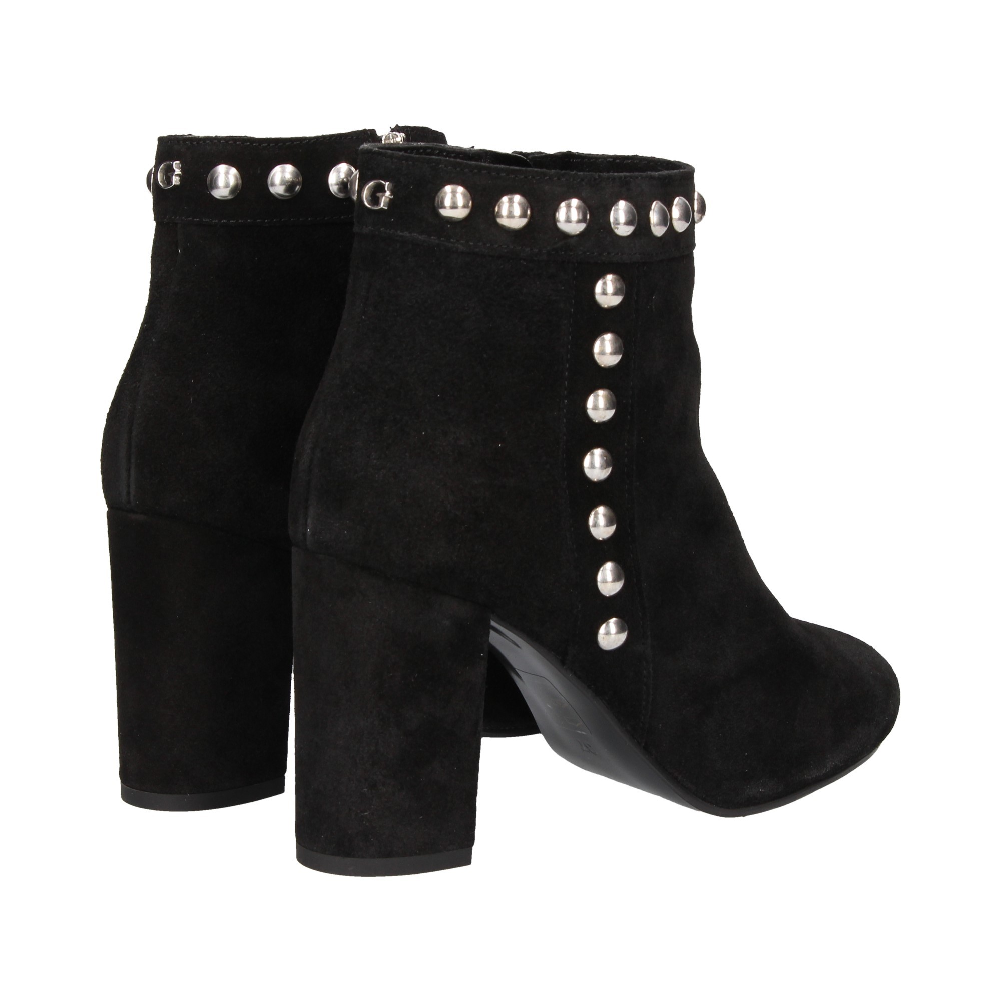 botin-tachuelas-plata-ante-negro