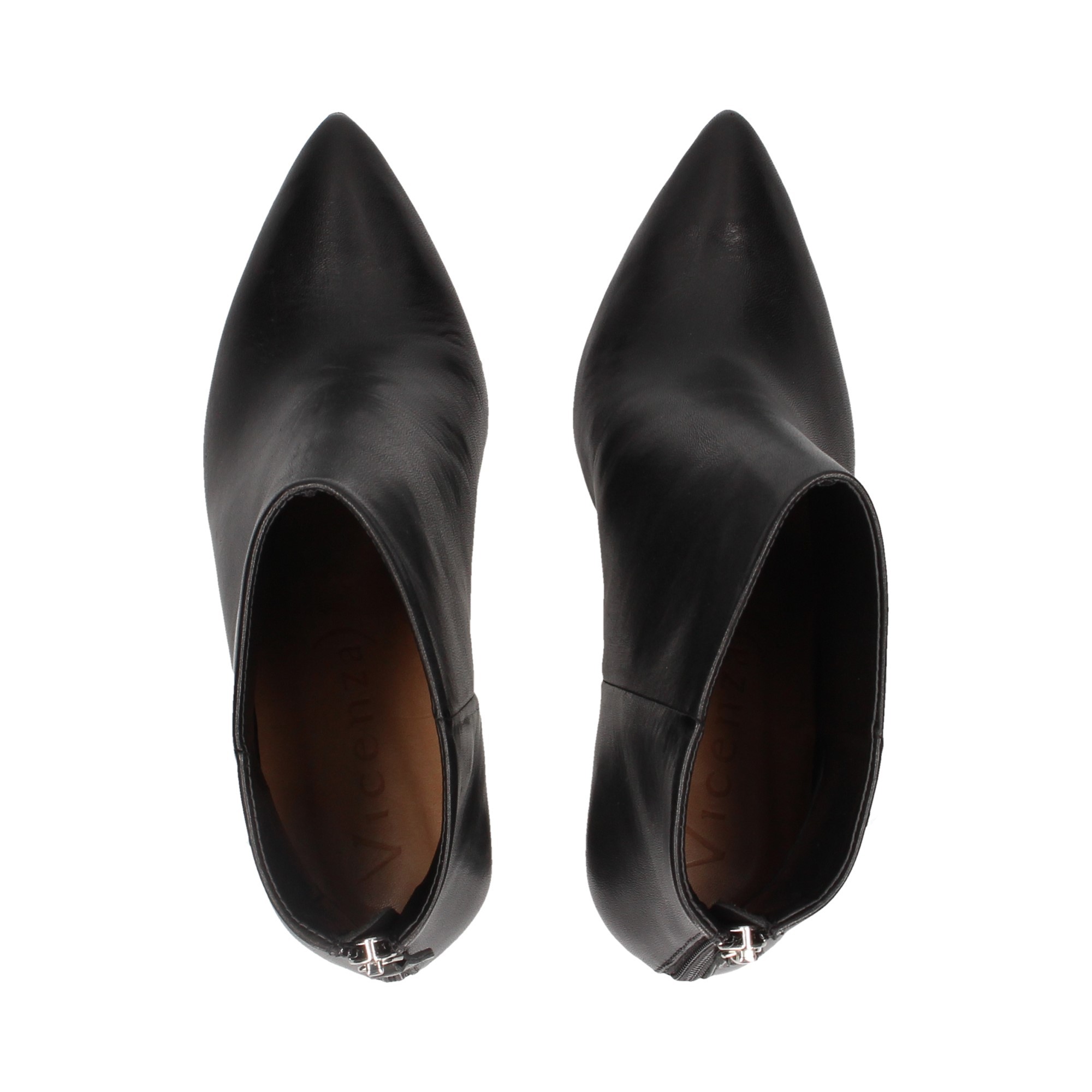 boot-heel-heel-studs-black-leather