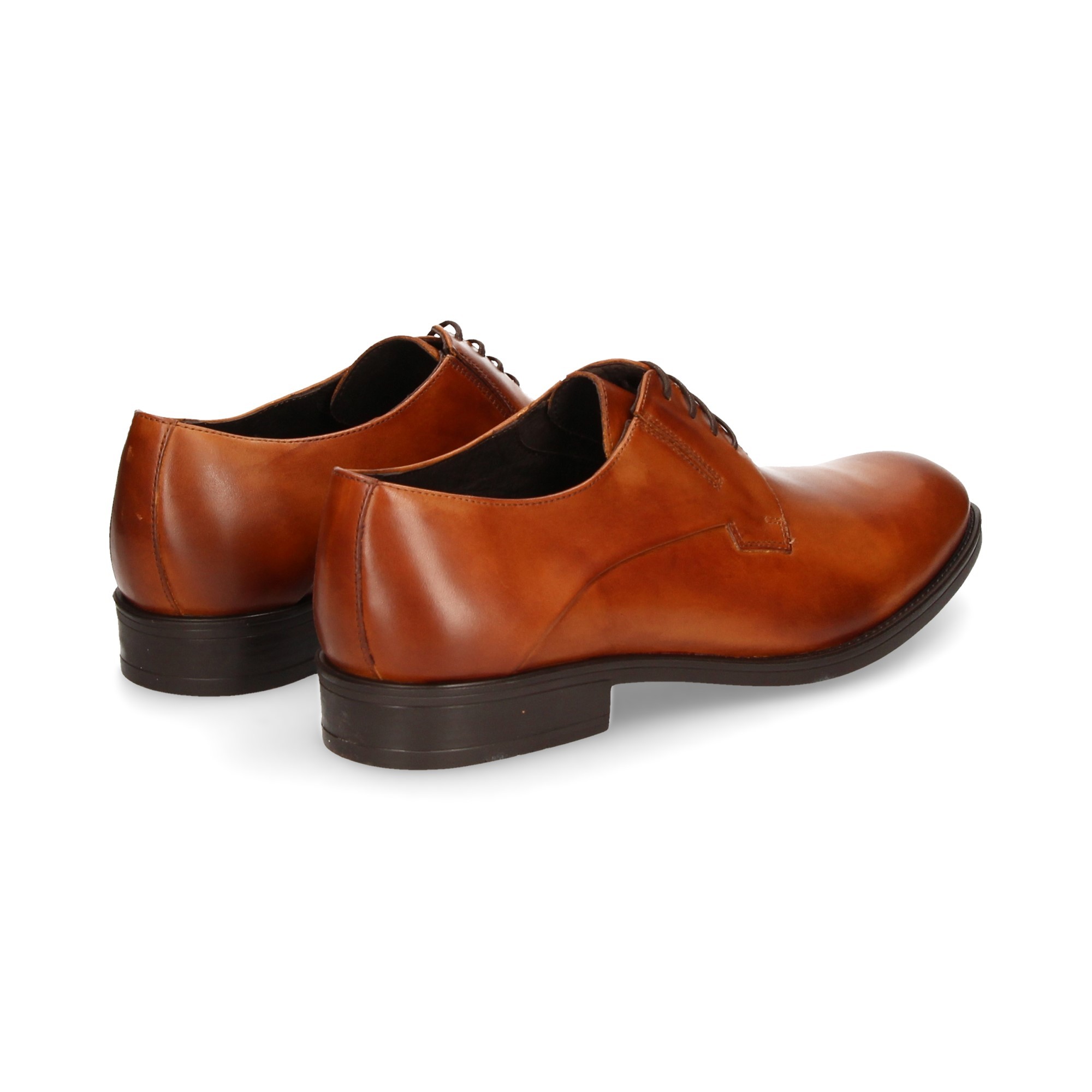 cote-cuir-coupe-blucher