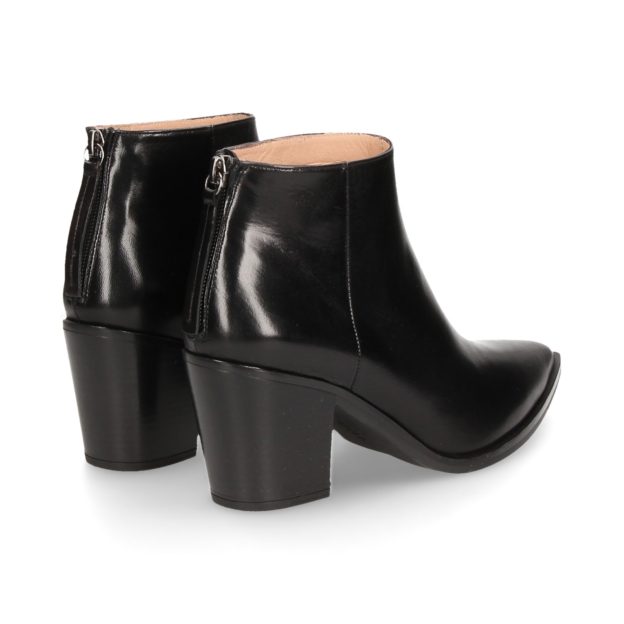 heel-boot-with-black-leather-toe